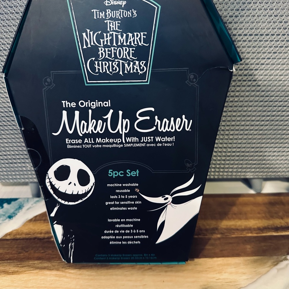 Disney The Nightmare Before Christmas Makeup Eraser Set - Black and White